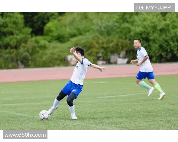 足球汇聚焦全球赛事动态与精彩瞬间引领球迷热潮